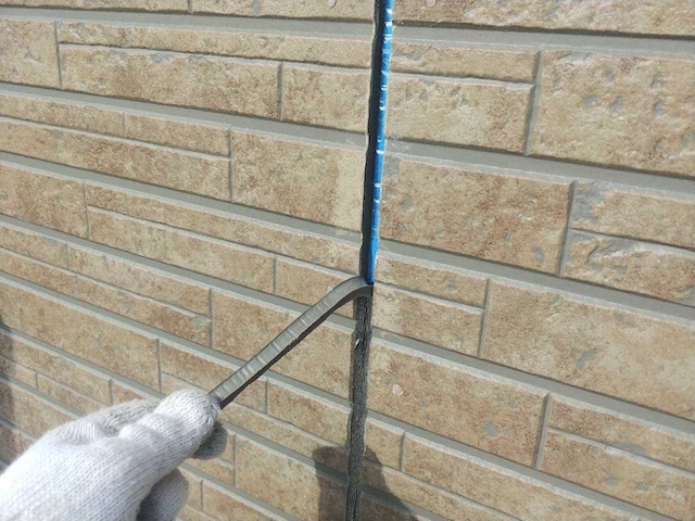 シーリングの撤去作業